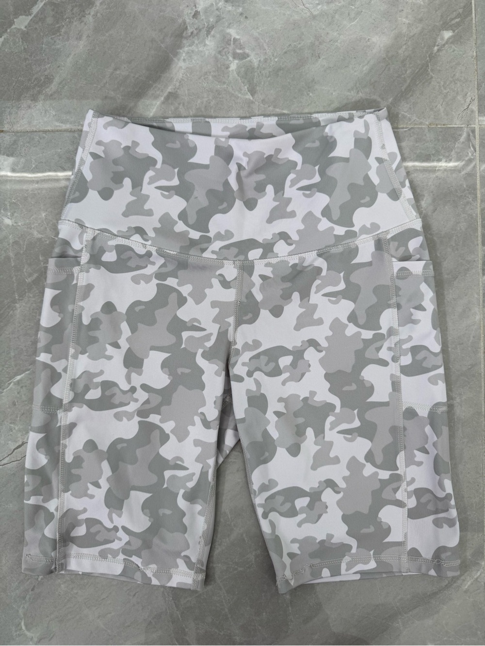 Women’s LegEnd Activewear Camouflage Biker Shorts Pockets Athleisure Medium